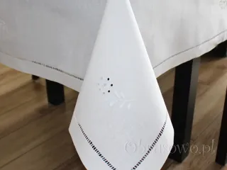 Obrus haftowany ręcznie 135x200