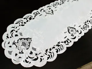 Bieżnik haftowany TINA 40x110 biały