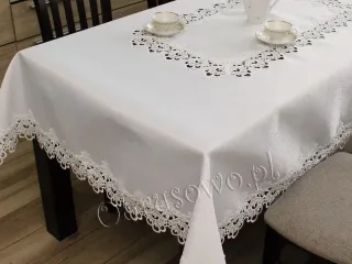 Obrus z gipiurą