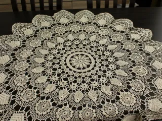 Koronka koniakowska Ø 100 cm beżowa