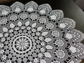 Koronka koniakowska Ø 110 cm biała