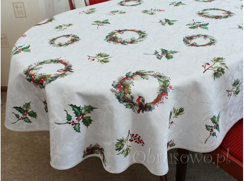 Owalny obrus świąteczny 140x260 "Ostrokrzew wianek"