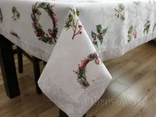 Obrus świąteczny 140x220 "Ostrokrzew wianek"
