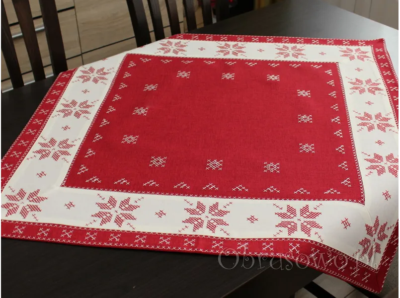 Serweta świąteczna  z haftem krzyżykowym 85x85 biało czerwona
