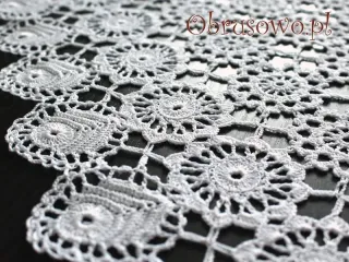 Koronka koniakowska 75x75 biała