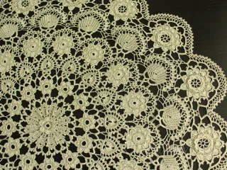 Koronka koniakowska Ø 75 beżowa