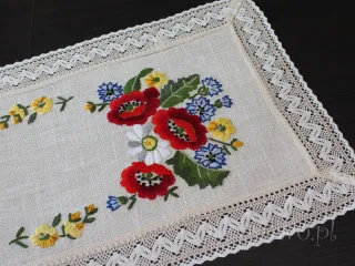 Bieżnik z haftem ręcznym i koronką "Maki" 35x70