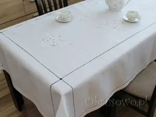 Obrus haftowany ręcznie "Róża Makowska" 140x265