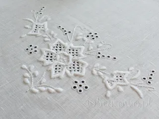 Obrus haftowany ręcznie "Róża Makowska" 140x265