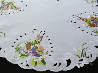 Okrągła serweta wielkanocna Ø 85 "zając w ogrodzie"