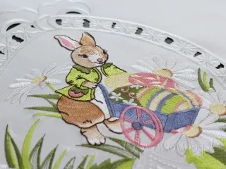 Okrągła serweta wielkanocna Ø 85 "zając w ogrodzie"