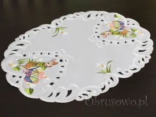 Serwetka wielkanocna owal 35x45 "zając w ogrodzie"