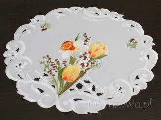 Okrągła serweta haftowana Ø 40 "wiosenny bukiet"
