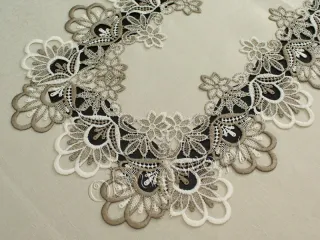 Obrus z gipiurą 110x160 beżowy