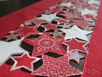 Długi bieżnik świąteczny "Gwiazdy" 40x140 czerwony