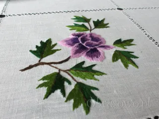 Serweta haft ręczny 80x80 "fioletowe różyczki"