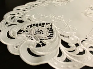 Mały bieżnik haftowany TINA 30x70 ekri