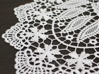 Owalna serwetka gipiurowa 30x45 biała (wz99)