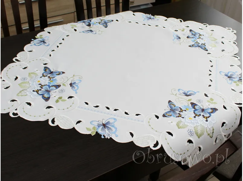 Serweta haftowana 85x85 "Niebieskie motyle"