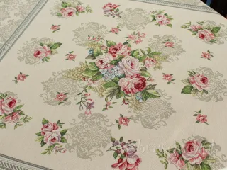 Serweta gobelin 98x98 "Róże z beżem"