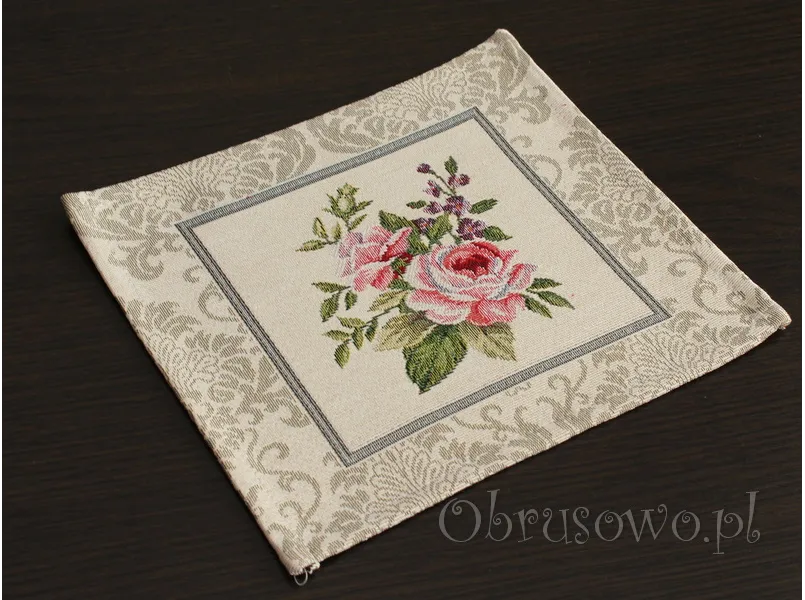 Mała serwetka gobelinowa 23x23 "Róże z beżem"