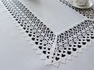 Obrus z gipiurą 120x120  "Honorina" biały