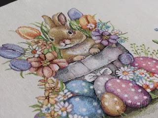 Wielkanocna serwetka gobelinowa 35x45 "Zając w kwiatach"