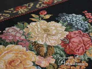 Serweta gobelinowa 30x45 "Róże na czarnym"