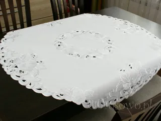 Okrągły obrus haftowany Ø 110 "Izabel" biały