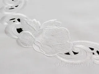 Okrągły obrus haftowany Ø 160 "Izabel" biały