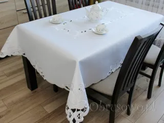 Obrus haftowany 130x180 "Izabel" biały