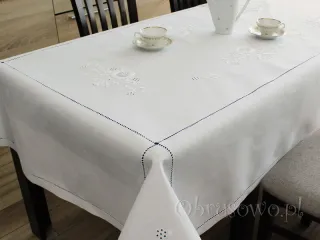 Obrusy haftowane ręcznie "Jaksa" 140x185 biały
