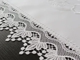 Bieżnik haftowany z gipiurą 60x120 biały