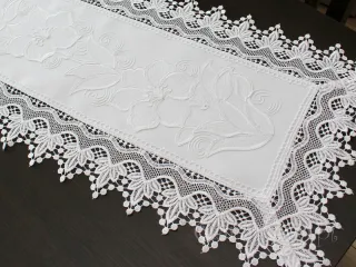 Bieżnik haftowany z gipiurą 40x180 biały