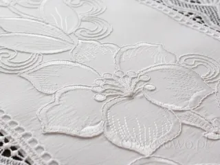 Bieżnik haftowany z gipiurą 40x180 biały