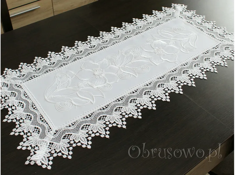 Bieżnik haftowany z gipiurą 40x85 biały