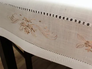 Obrus haftowany 130x225 z domieszką lnu