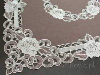 Serweta haftowana 85x85 "Róża richelieu" brąz