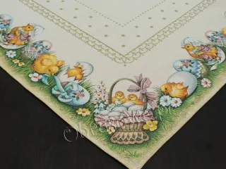 Wielkanocna serweta gobelinowa 98x98 pisklęta