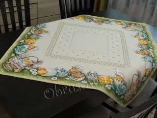 Wielkanocna serweta gobelinowa 98x98 pisklęta