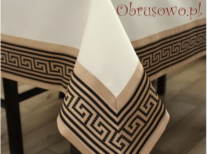 Obrus z kolekcji VERSACE 120x120