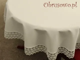 Obrus z gipiurą 140x180 owal ekri