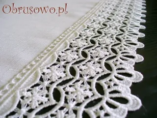 Obrus z koronką gipiurową biały