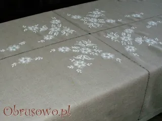 Szary obrus lniany 135x235 haft ręczny