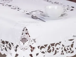 Obrus haftowany TINA 130x180 biały