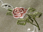 Obrus haftowany 110x160 "Róże"