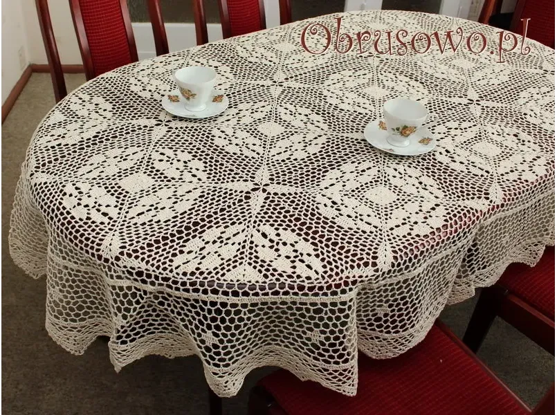 Owalny obrus szydełkowy 150x300 beżowy