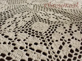 Owalny obrus szydełkowy 150x300 beżowy