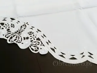 Owalny obrus haftowany 150x220 biały