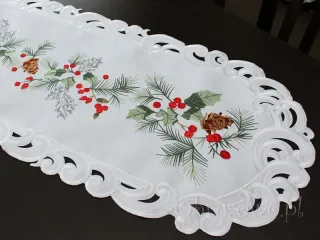 Haftowany bieżnik świąteczny 40x110 „Sosnowe gałązki